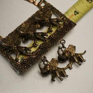Vintage elephant necklace